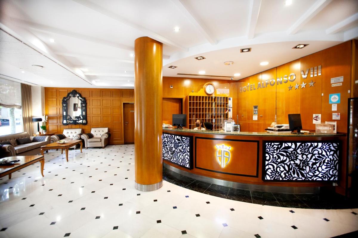 El salón o zona de bar de Hotel Alfonso VIII
