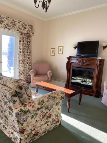 The Waring House - Housity