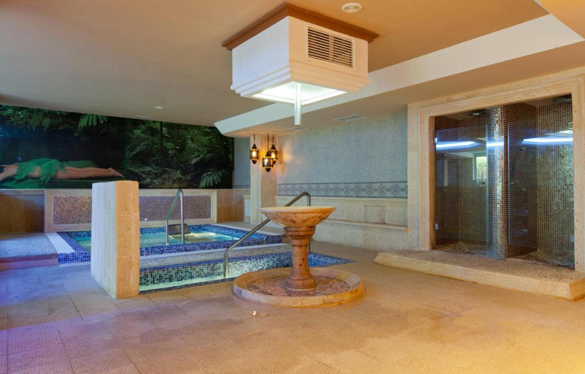 Imagen de la galería de Lago Garden Apart-Suites & Spa Hotel, en Cala Ratjada