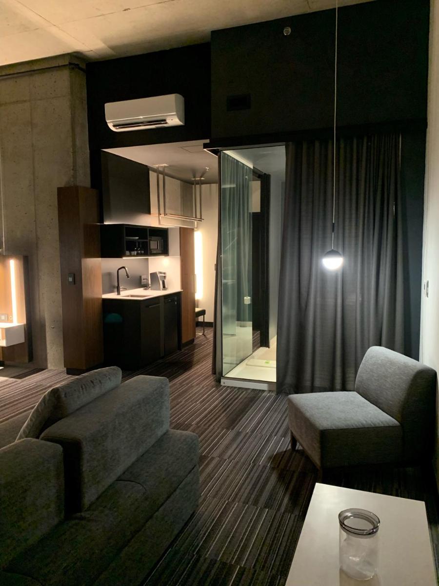 Grand Hotel TiMES Blainville-Mirabel - Housity