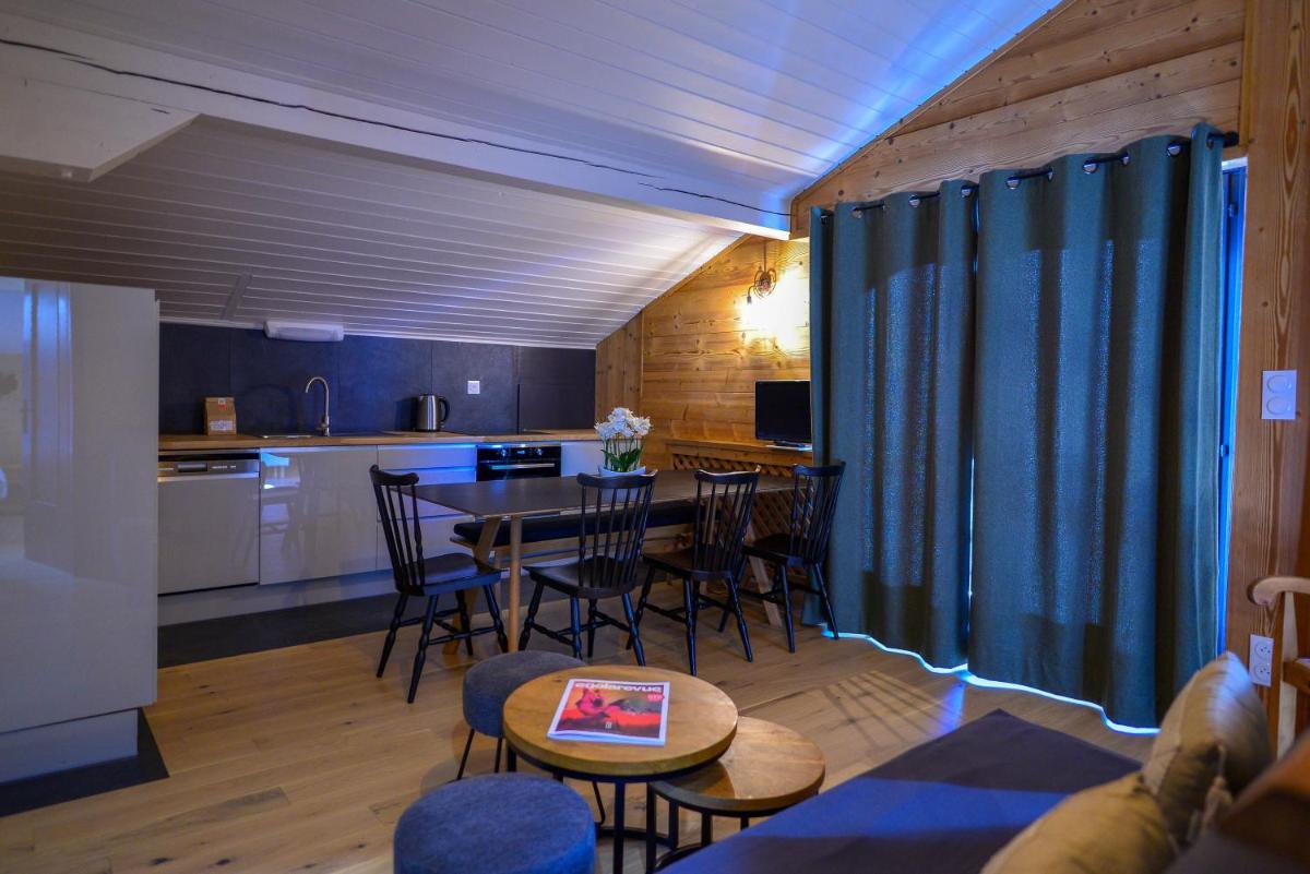 Cuisine ou kitchenette dans l'établissement Café-Hôtel Le Morillon, Domaine du Grand Massif-Samoëns