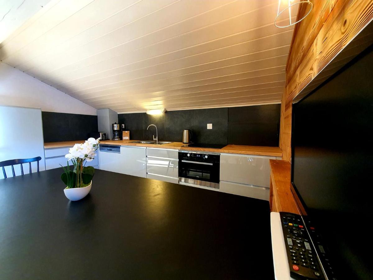 Cuisine ou kitchenette dans l'établissement Café-Hôtel Le Morillon, Domaine du Grand Massif-Samoëns