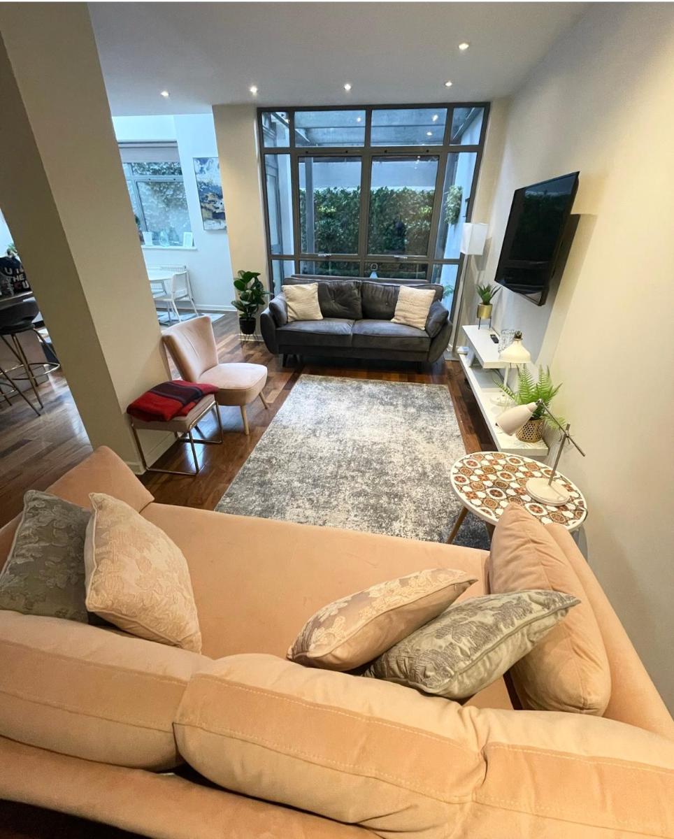 Large American loft style apartment close to centre - Housity