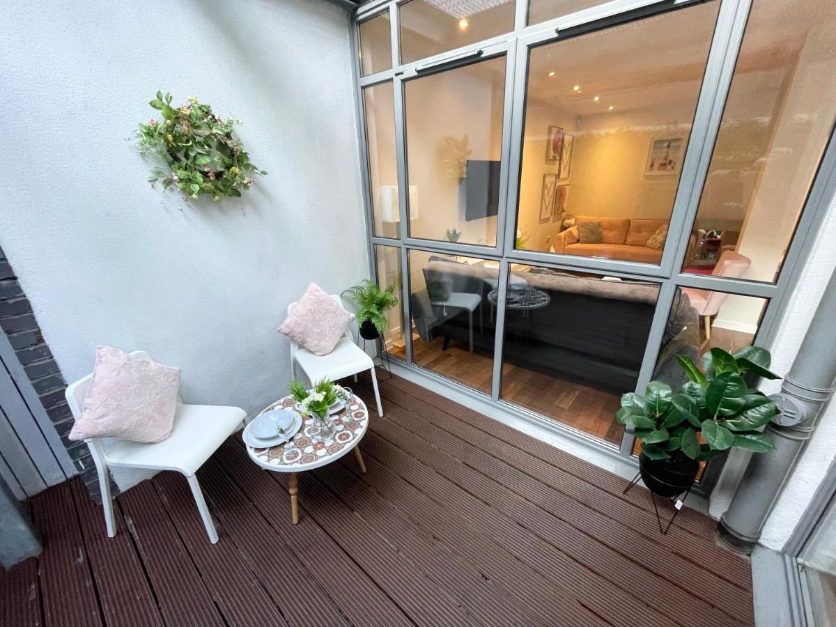 Large American loft style apartment close to centre - Housity