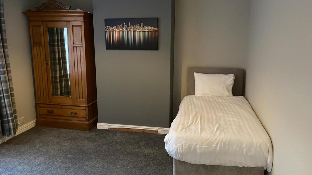Chatsworth - Large Apartment Near Newcastle City Centre - Housity