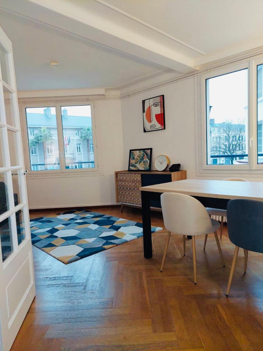 Charmant appartement de cœur de ville - 2 chambres lits Queen size - NETFLIX - WIFI - Housity