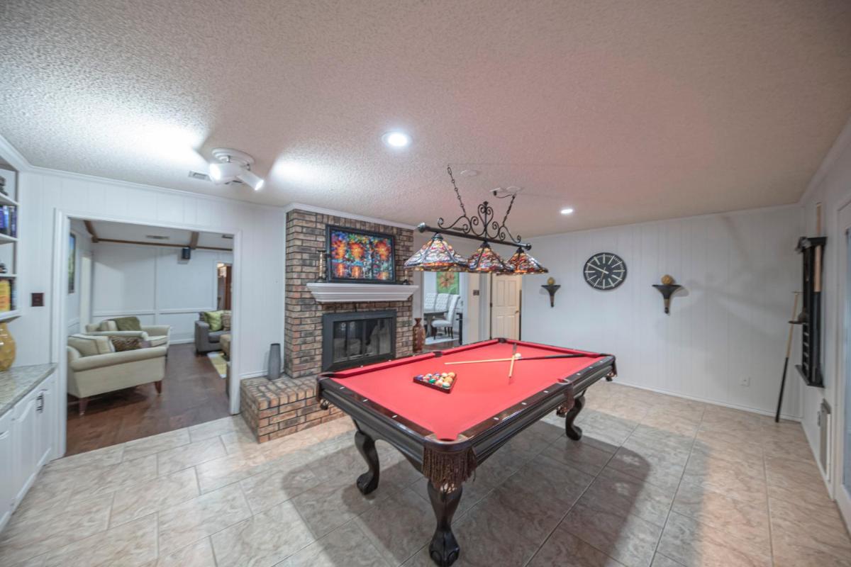 Right At Home-Midland Oasis - Housity