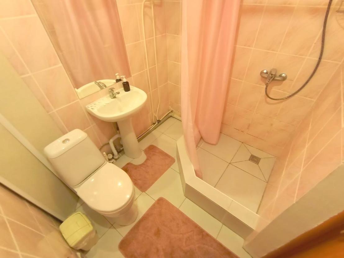 1 комнатные апартаменты на Ауэльбекова 138 - Housity