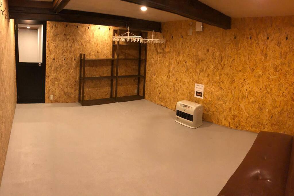 Riders Ridge Luxury Chalet sleeps 12 Ski In Ski Out Myoko - Housity