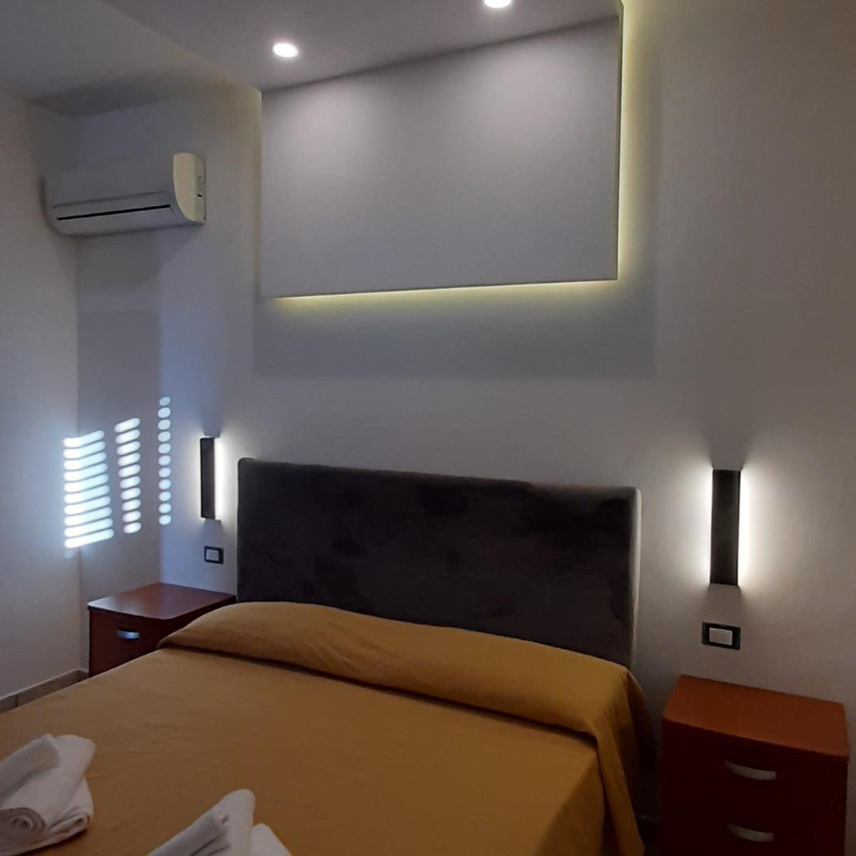Messapiarooms - Housity