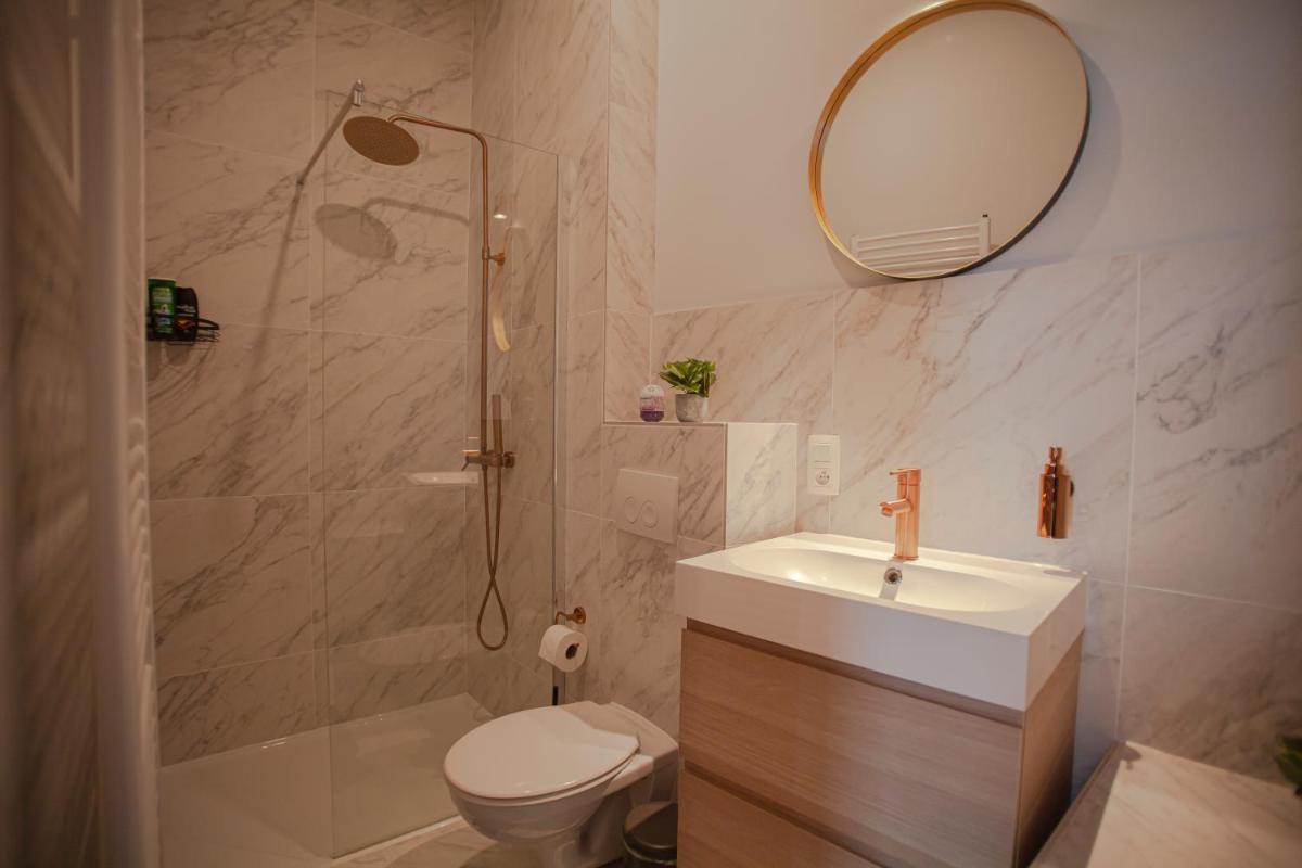 Luxury Suites Meir - Housity