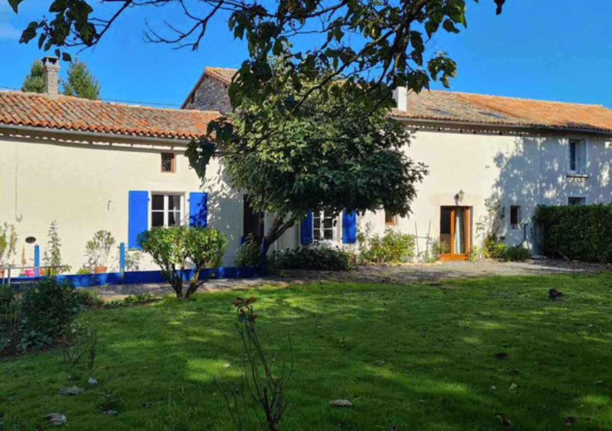 Le Figuier - 4 bedroom Farmhouse Gite - Housity