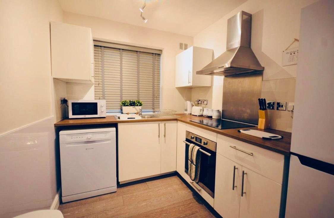 Stunning 3-Bed Ground Floor Apartment in Coventry - Housity