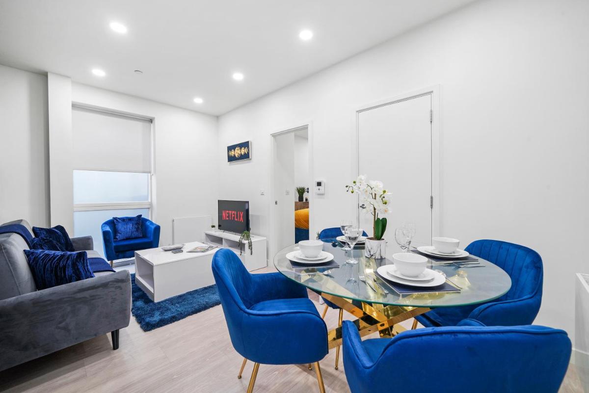Central Stevenage Luxury 2 Bed Apartment - Housity