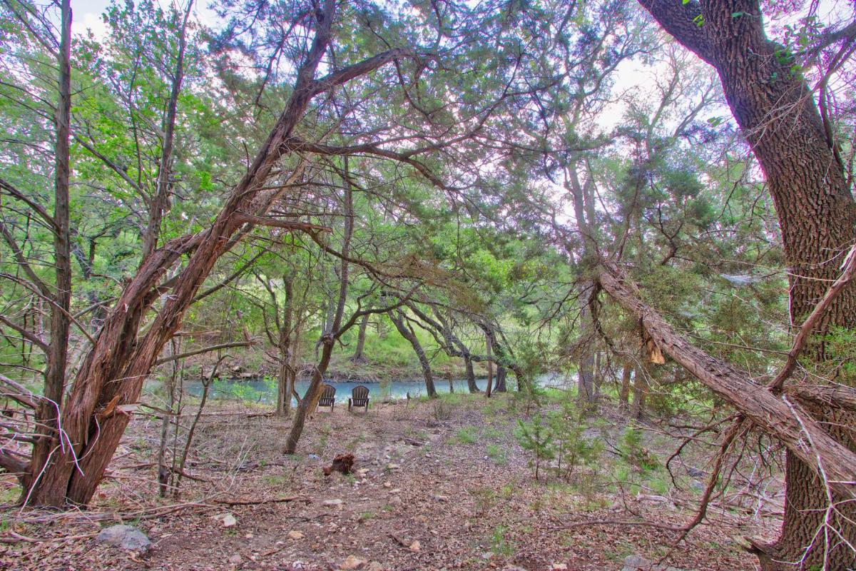 Lemon Drop on the Creek - Housity