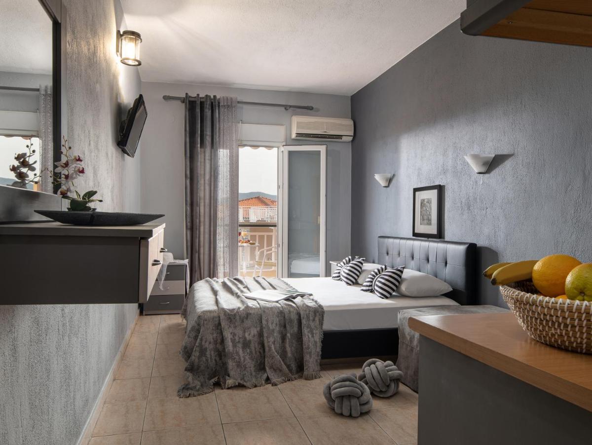 HOUSE TOULA ELEGANT - Housity
