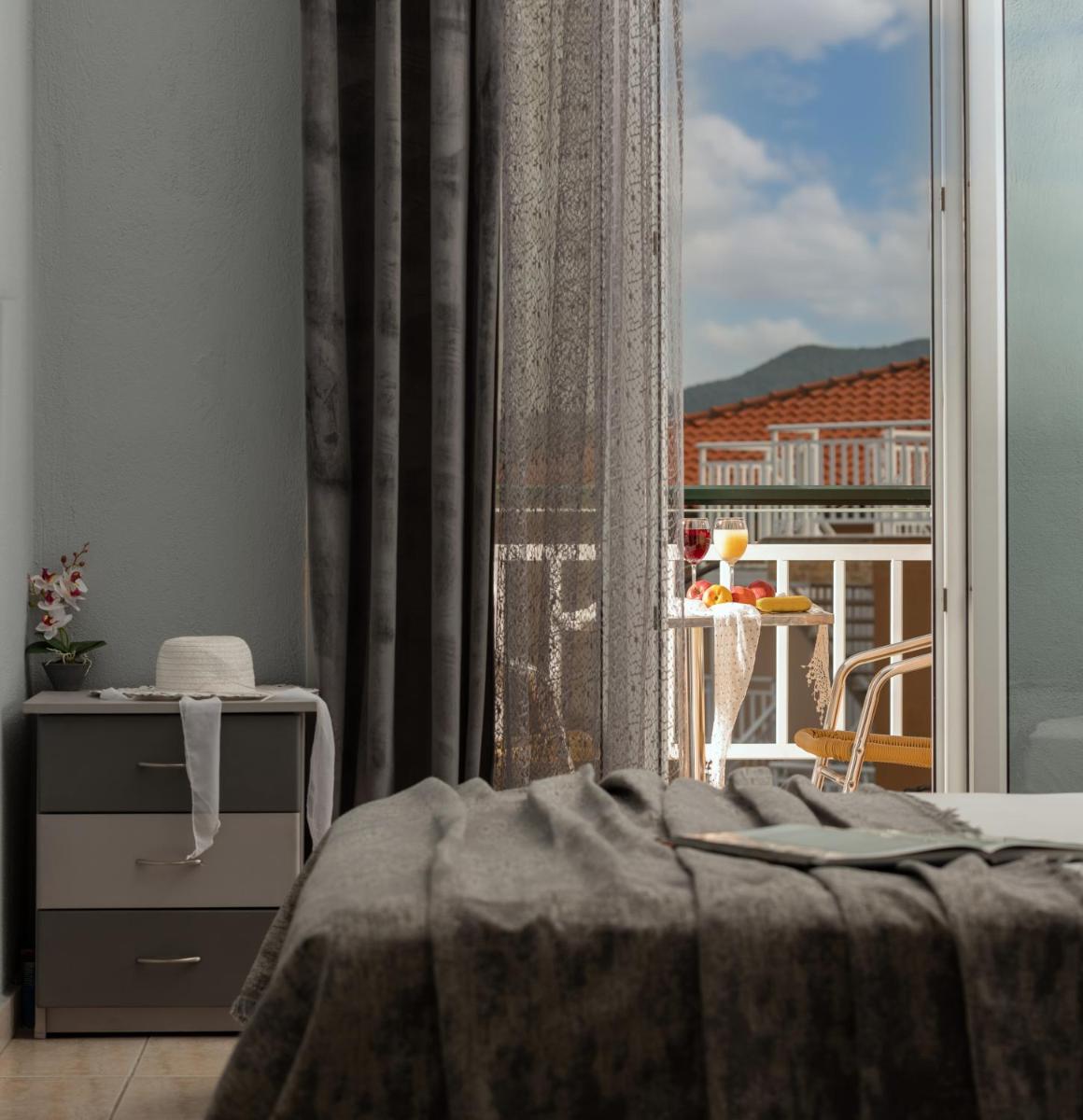 HOUSE TOULA ELEGANT - Housity