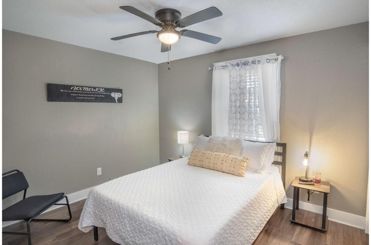 Lovely 3 BR Home Only 9 Minutes from Downtown - Housity