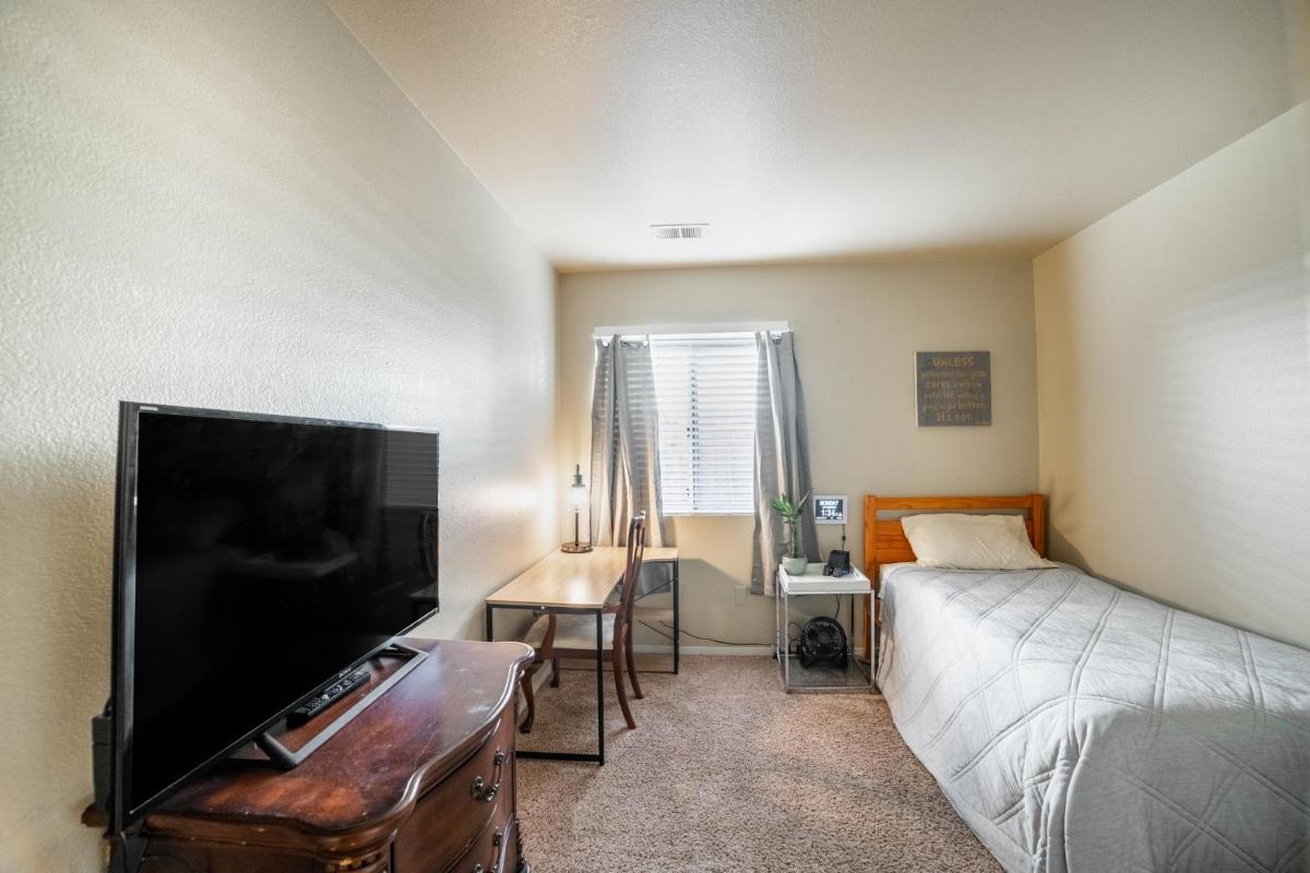 Hollister Home Stay - Housity