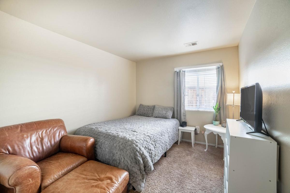 Hollister Home Stay - Housity