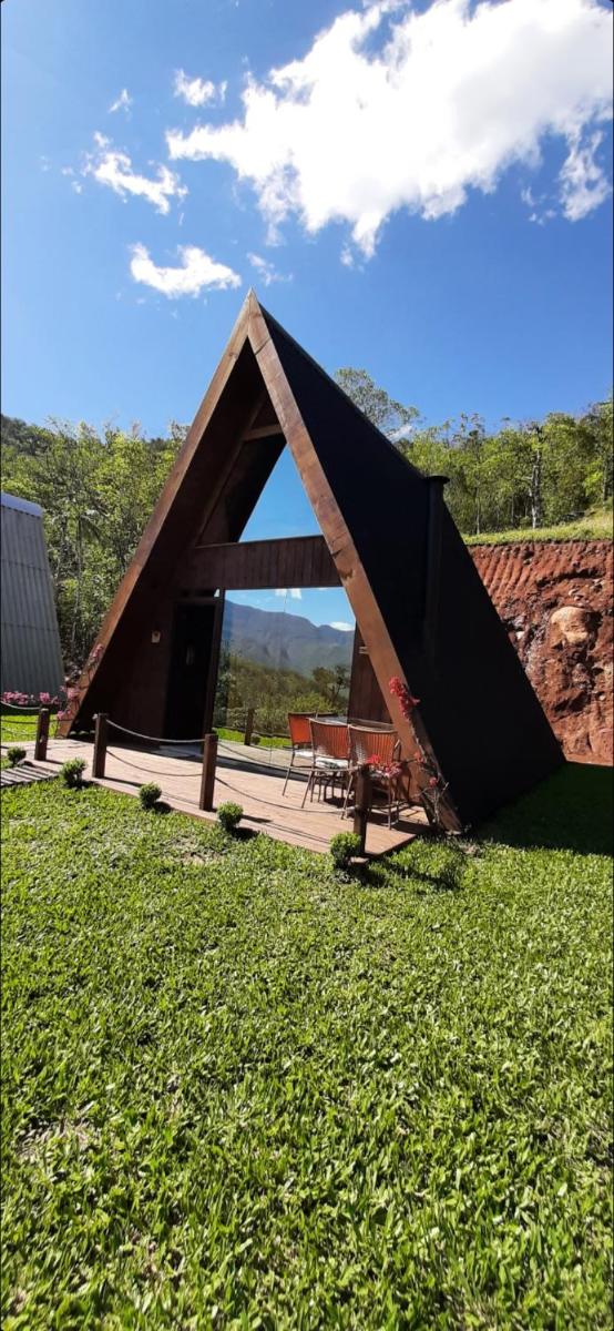 Alvorada Mountain - Chalé 02 - Housity