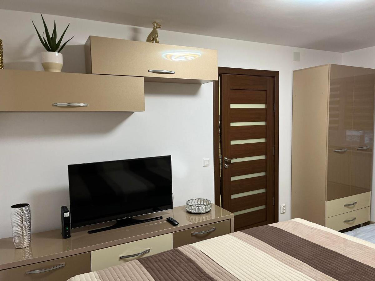 La Angi - Housity