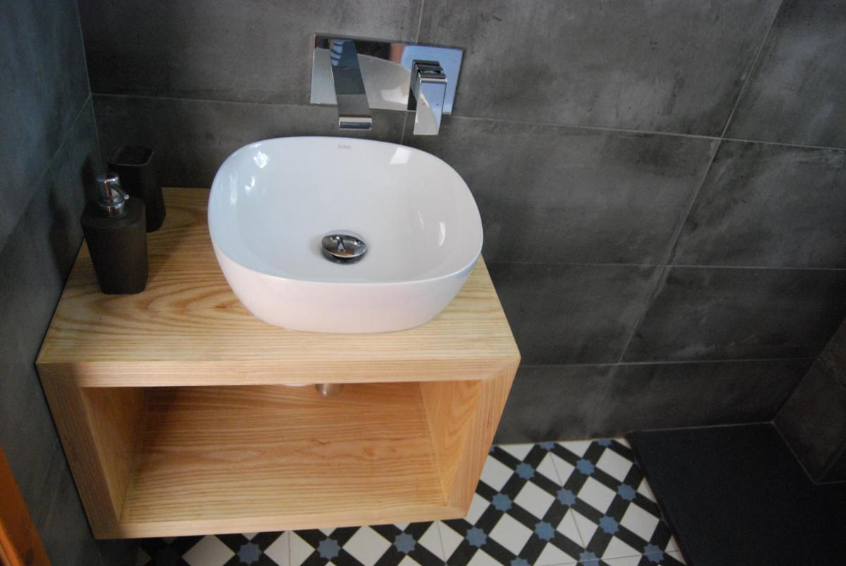 Spiti Anatoli - Housity