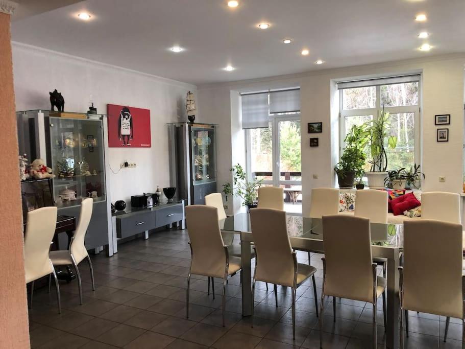 Sdaetsia kottedzh 465 m2 - Housity