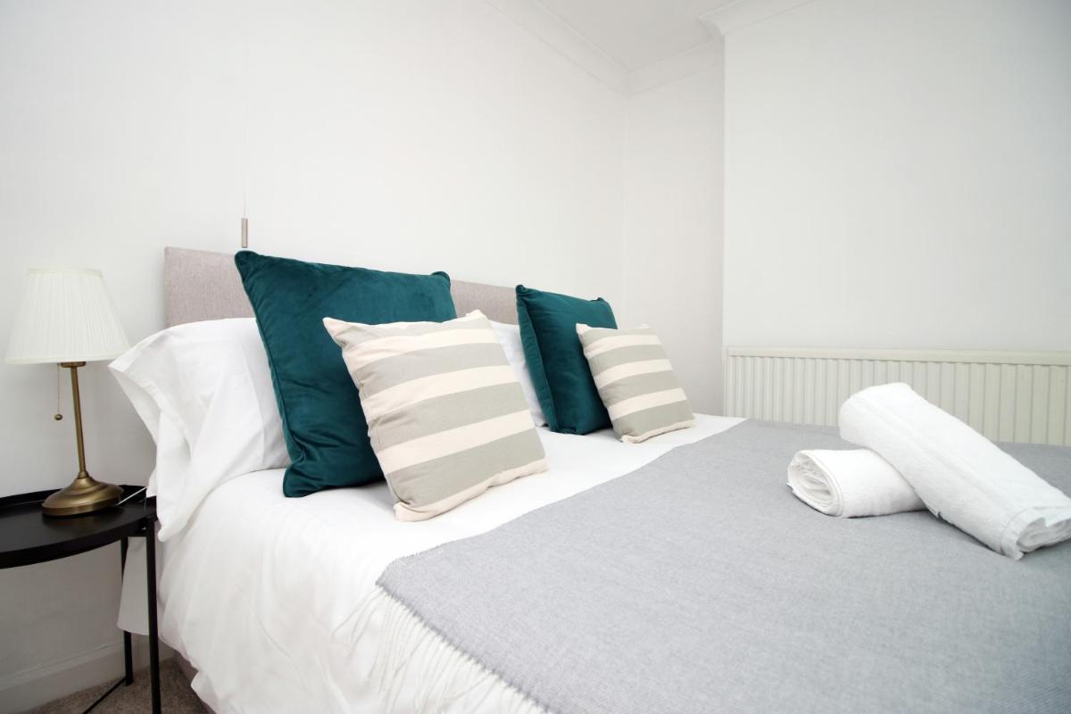 Mawr Terrace by Tŷ SA - NEW 2 bed in Llandaff - Housity