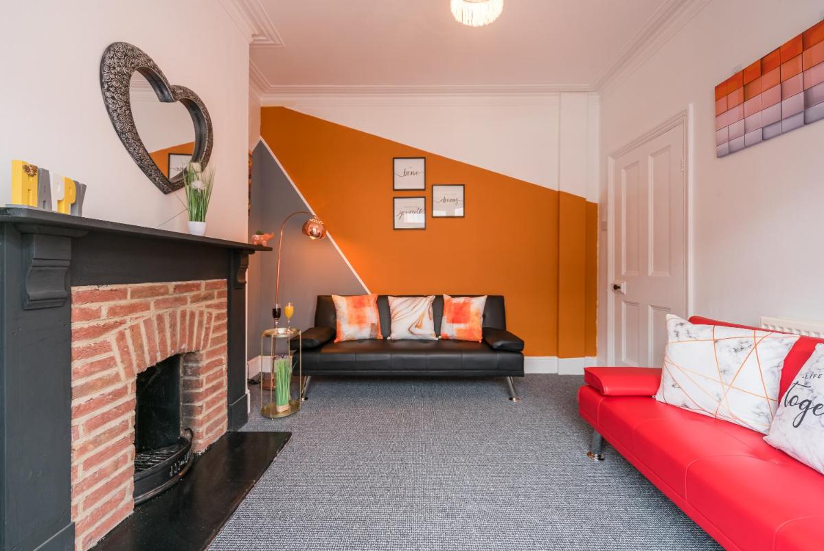 Lovely 2 Bedroom 3 Beds SOJ In Great Location Hull - Housity