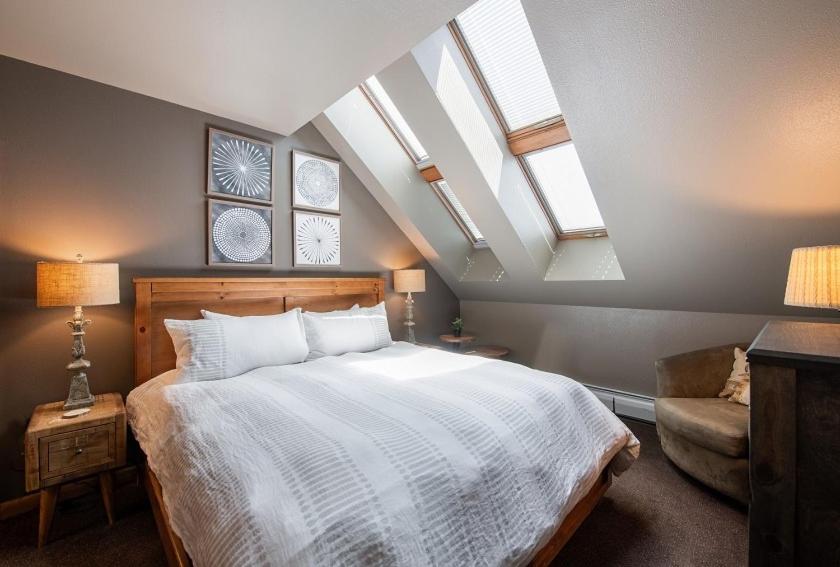 Lovely Mountain Adventure Zephyr Mountain Lodge Condo with Ski Storage condo - Housity