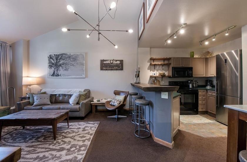 Lovely Mountain Adventure Zephyr Mountain Lodge Condo with Ski Storage condo - Housity