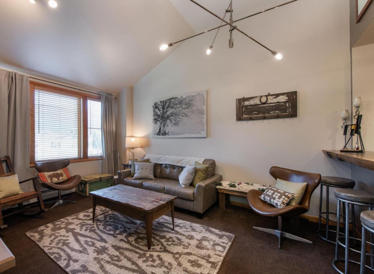Lovely Mountain Adventure Zephyr Mountain Lodge Condo with Ski Storage condo - Housity
