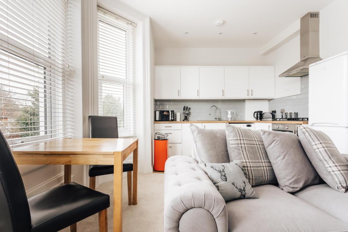 Holiday home near train station - Housity