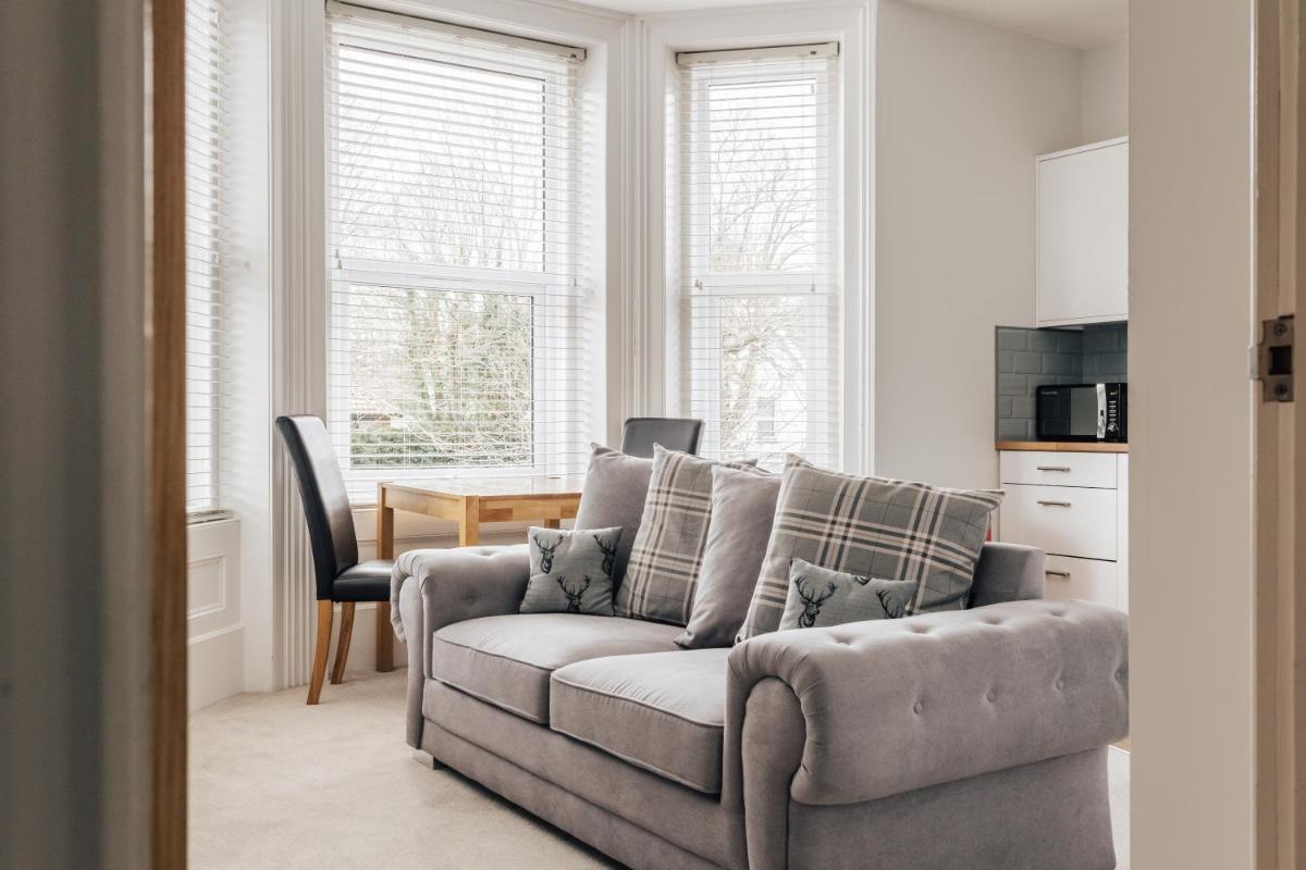 Holiday home near train station - Housity