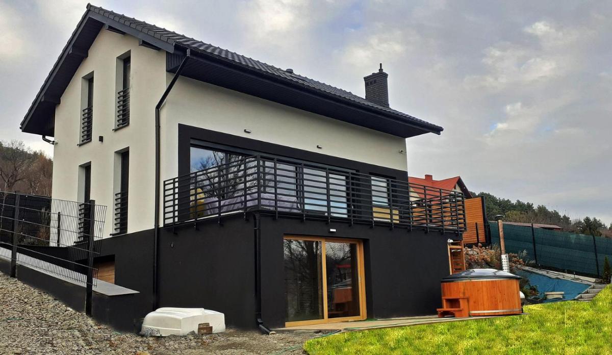 The Lake House - dom nad samym Jeziorem Rożnowskim - Housity