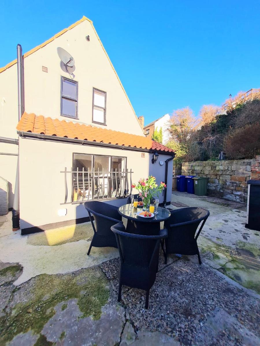 Speedy's Cottage - Cyanacottages - Housity