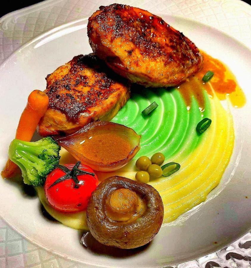 Admiralitás Kitchen and Restaurant - Housity