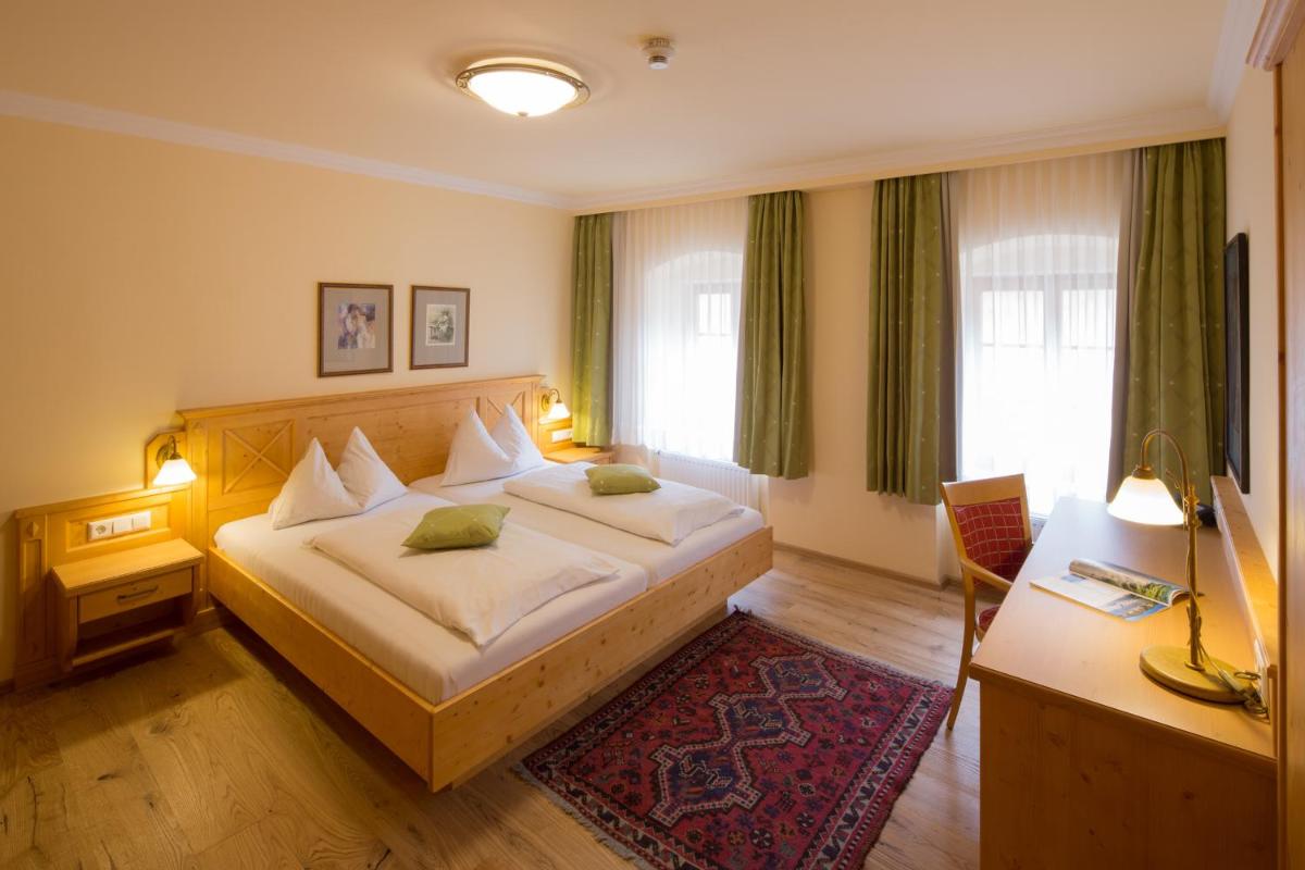 Hotel Zum Schwarzen Bären - Housity