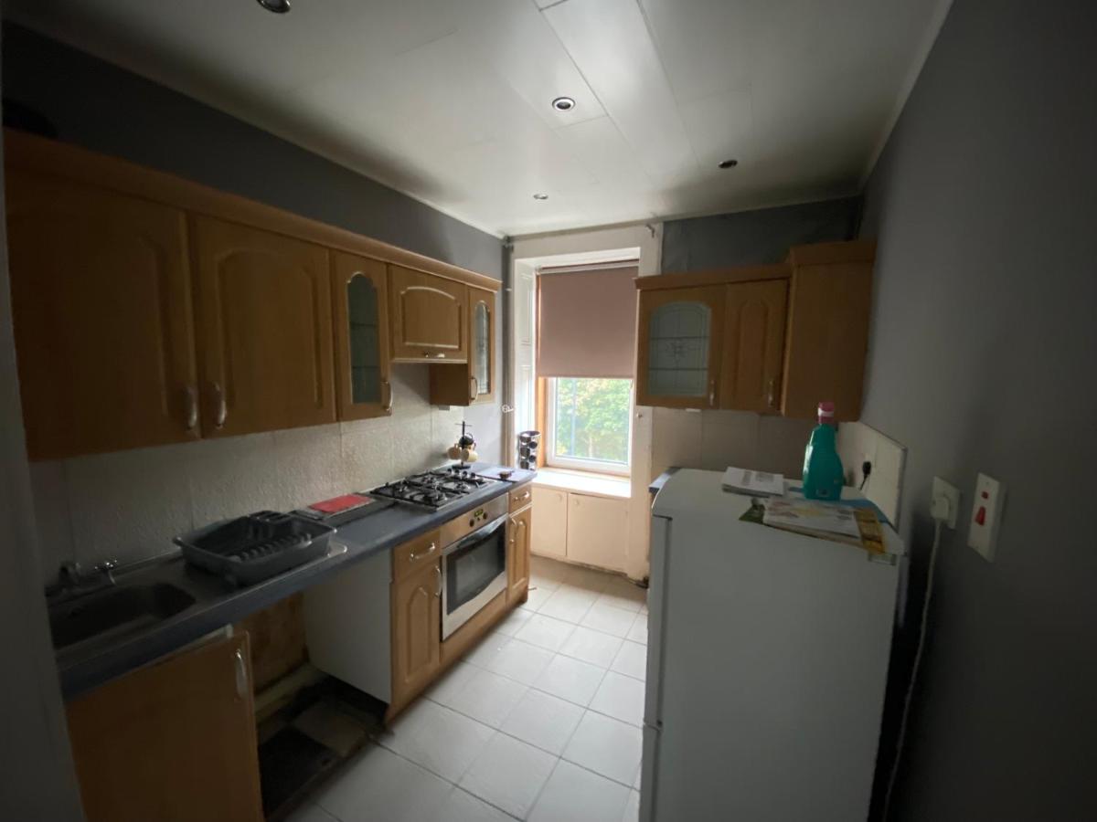 1 Bedroom Apartment across from Barrhead Train Station - Housity