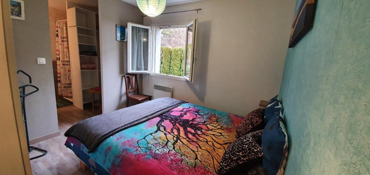 1 chambre avec salle de bain privative ds maison plain-pied 105m2 à Montfaucon 10 minutes de Besancon - Housity
