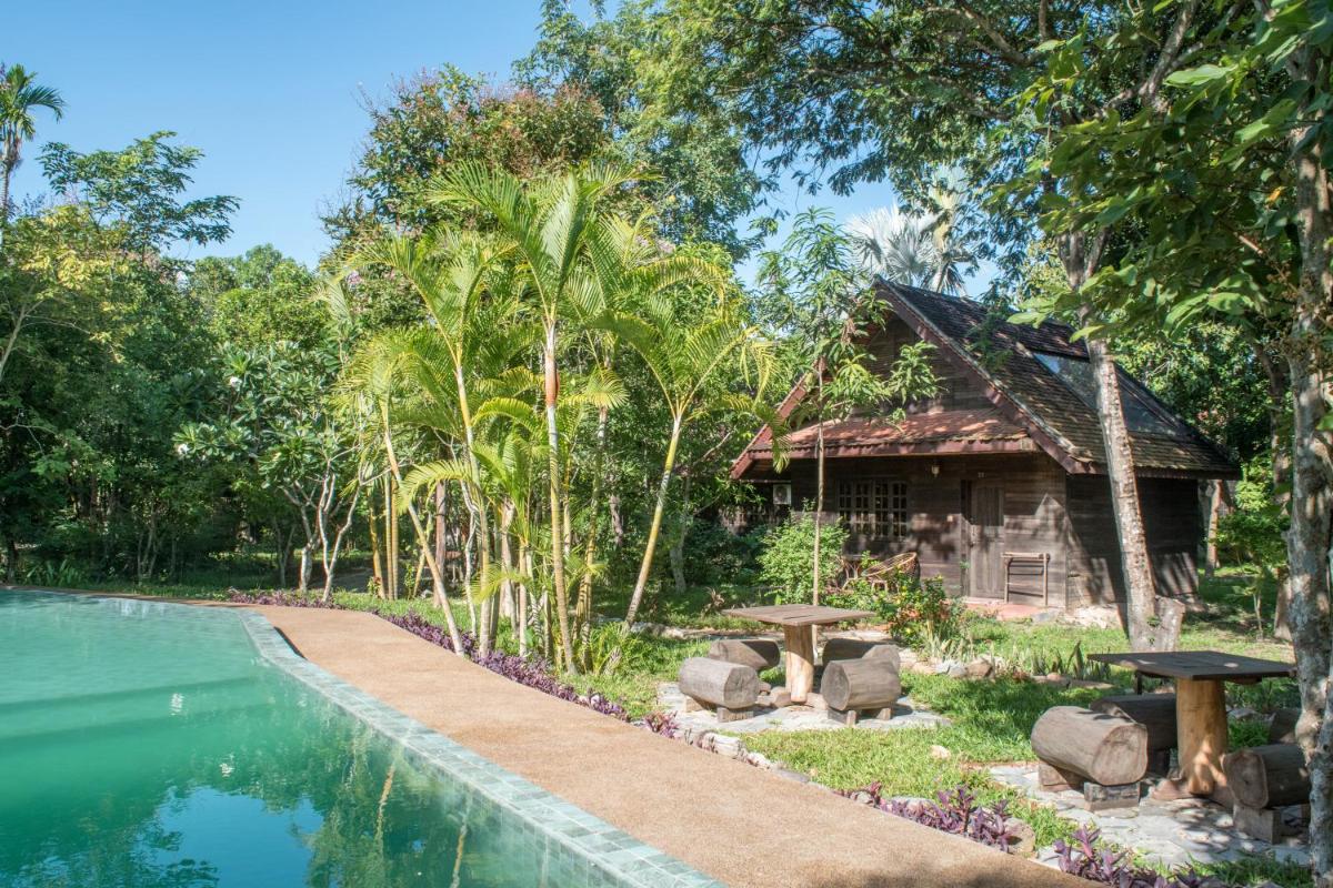 Palm Village Resort & Spa - Housity