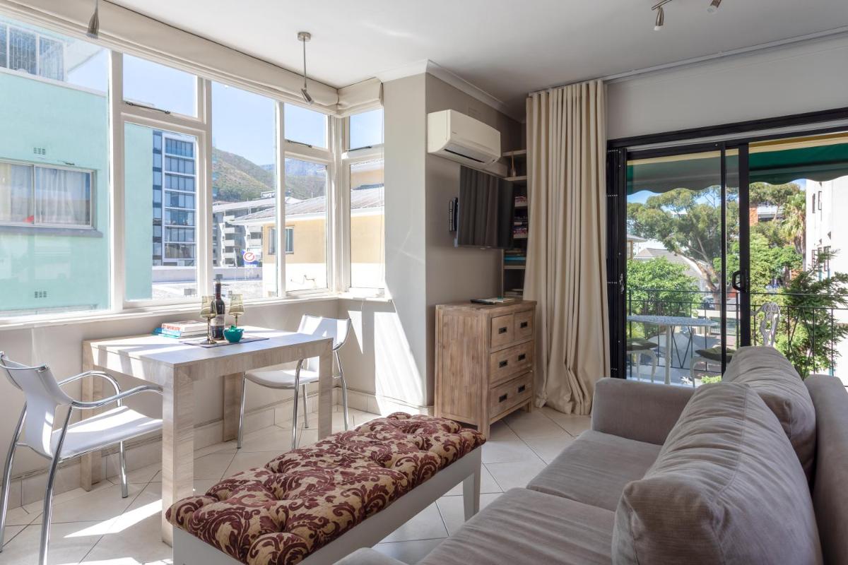 Cosy and Classy Sea Point Apartment - Housity