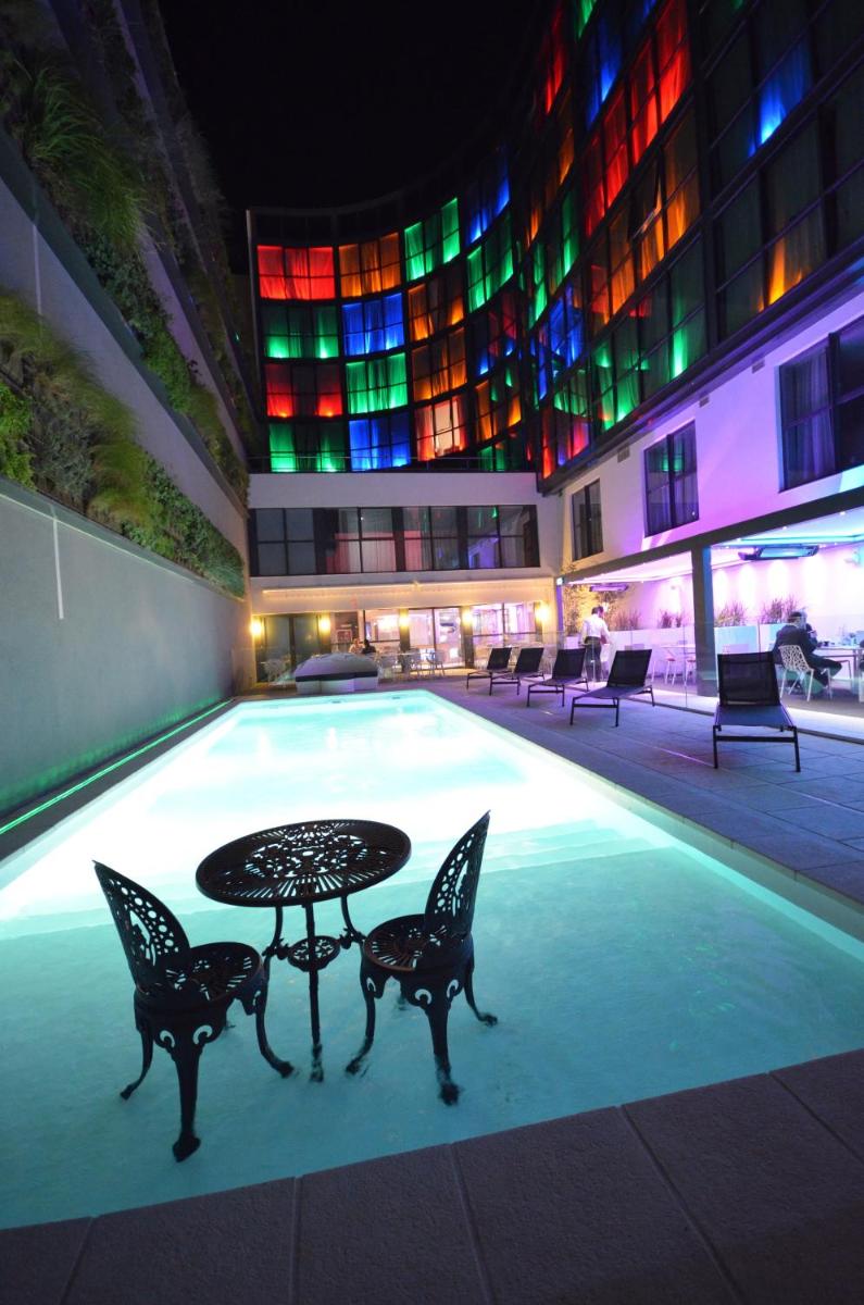 Piscine de l'établissement Holiday Inn Dijon Toison D'or by IHG ou située à proximité