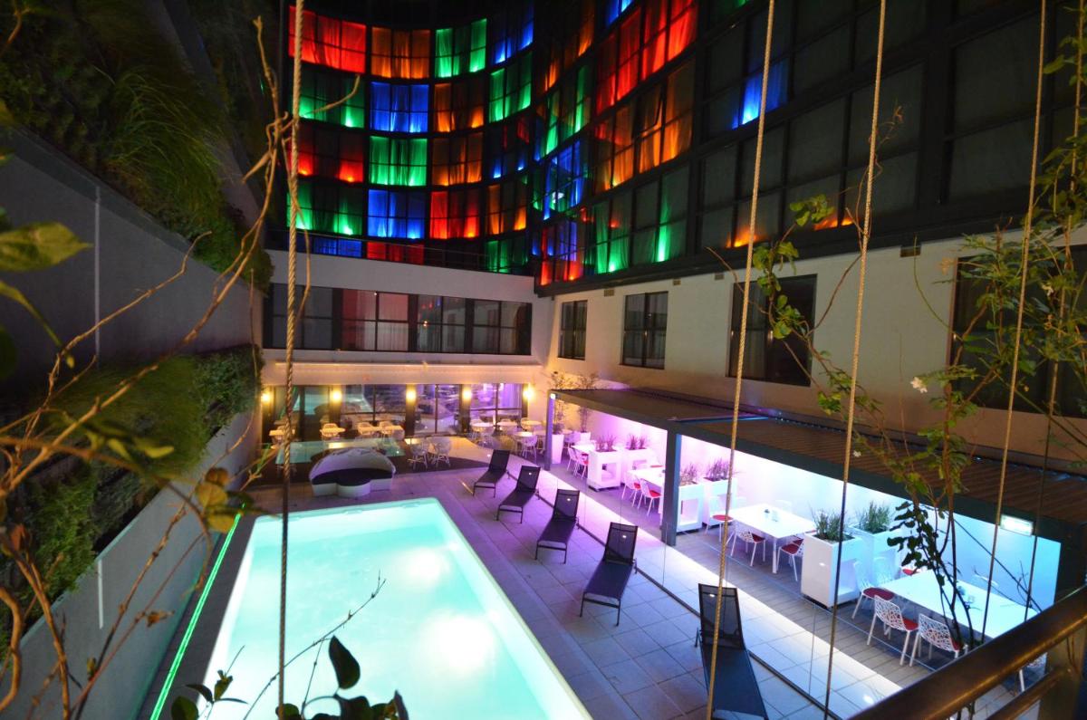 Piscine de l'établissement Holiday Inn Dijon Toison D'or by IHG ou située à proximité