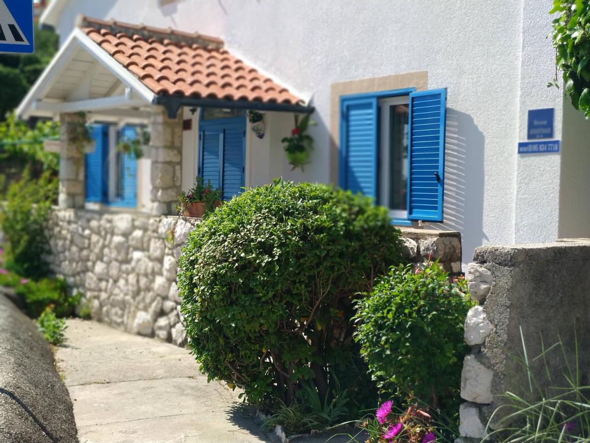 Seaside Villa Katrine - Housity