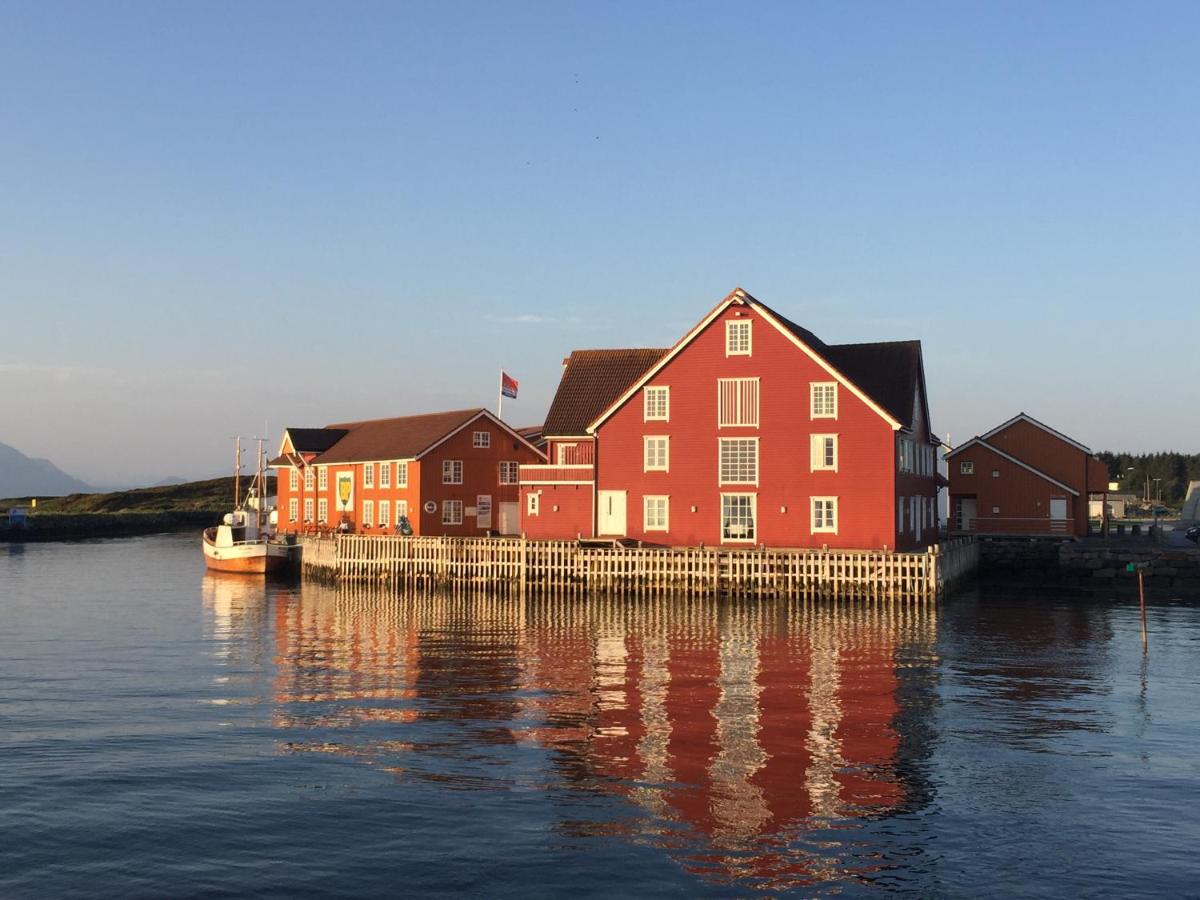 Finnøya with 180* Atlantic veiw - Housity