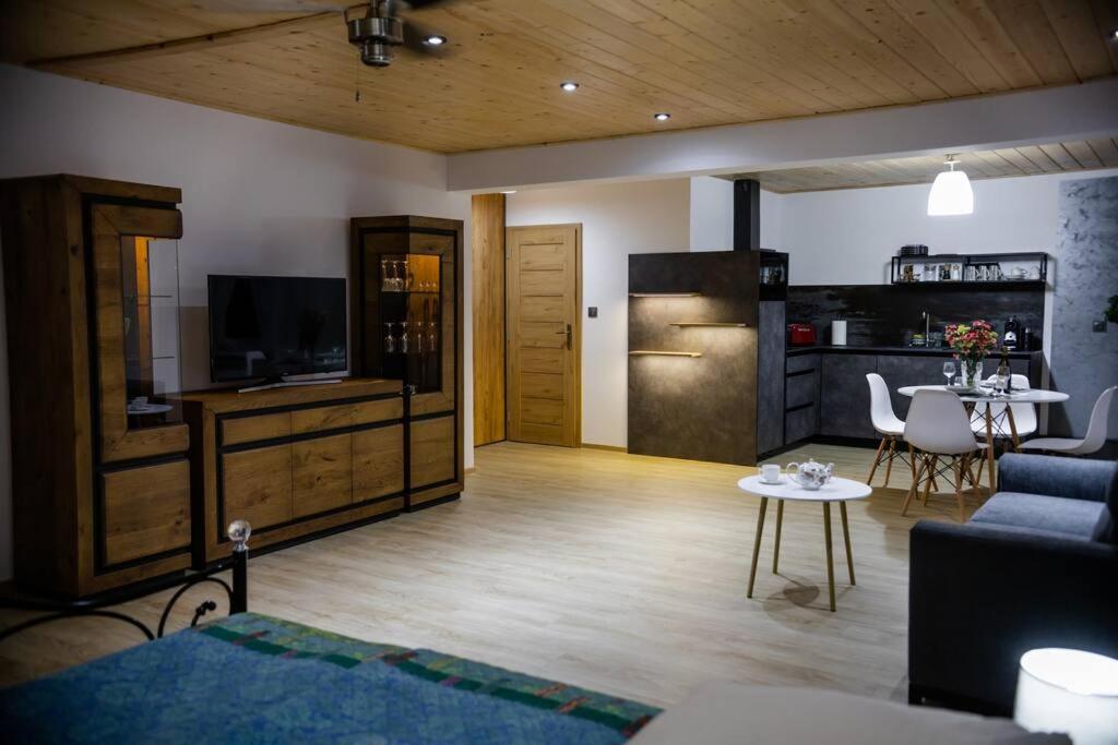 Apartament Górski z basenem - Housity