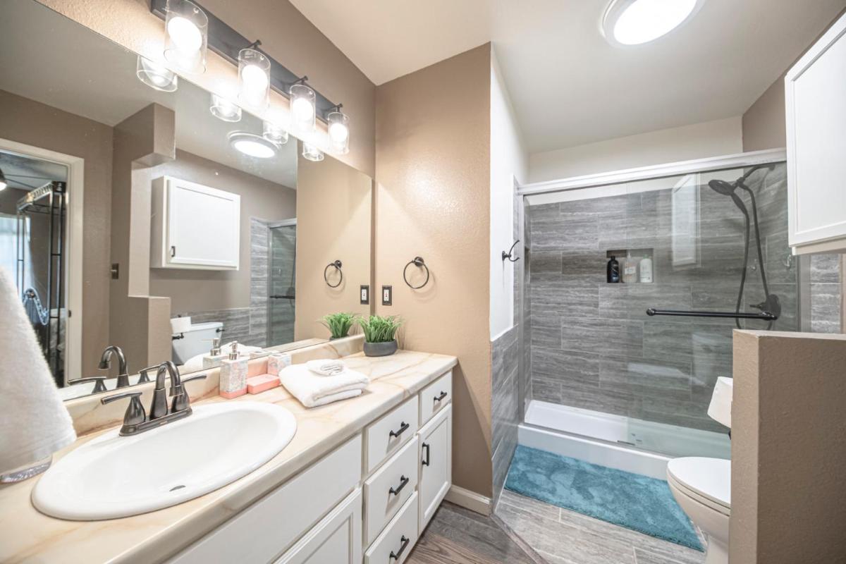Right At Home- Midland Rio - Housity