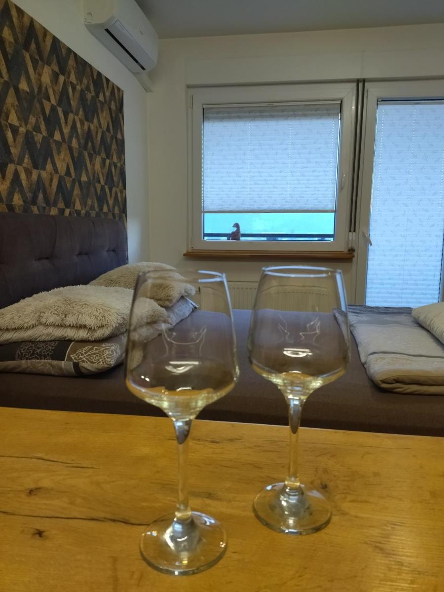 Apartman Lux 79 - Housity